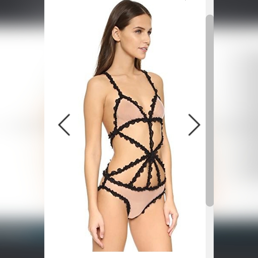 Fleur du mal . Bodysuit in black-blush.